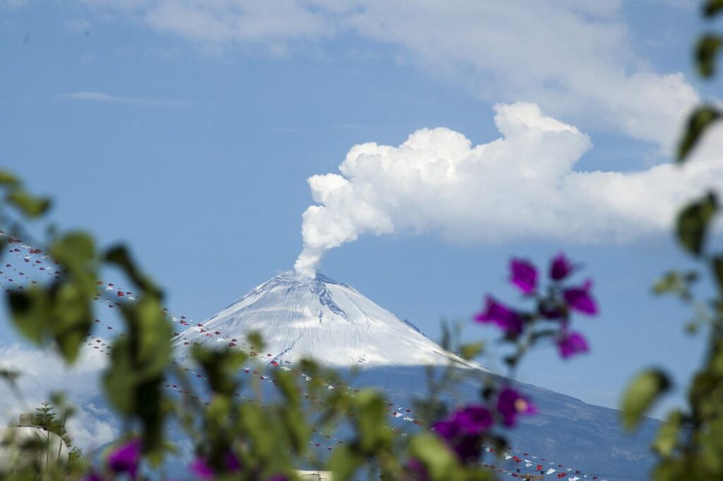 火山噴火も水蒸気爆発